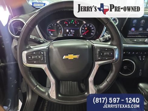Used 2022 Chevrolet Blazer LT w/ Sound & Technology Package FWD image 13