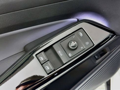 Used 2025 Volkswagen ID.4 Pro S RWD image 17