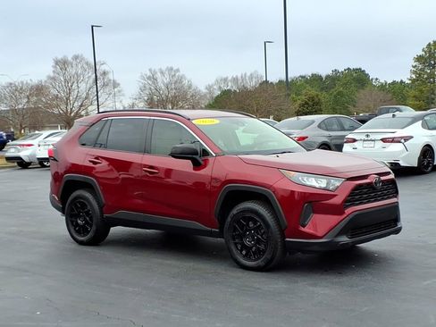 Used 2020 Toyota RAV4 LE image 1