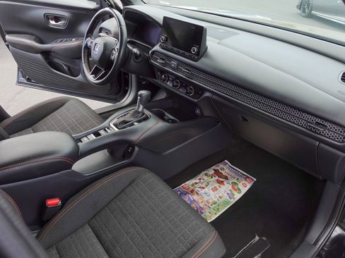 Used 2025 Honda HR-V Sport image 11
