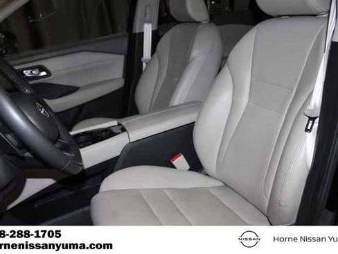 Used 2023 Nissan Rogue SL w/ SL Premium Package image 4