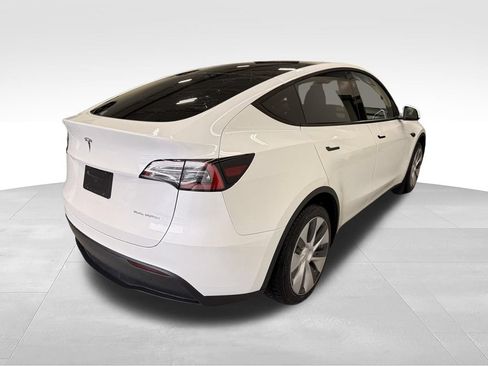 Used 2024 Tesla Model Y Long Range AWD/4WD image 6