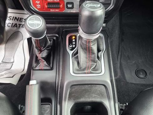 Used 2018 Jeep Wrangler Unlimited Rubicon AWD/4WD image 29