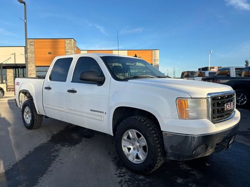 Used 2007 GMC Sierra 1500 SLE w/ SLE/SLT Trailering Package AWD/4WD image 1