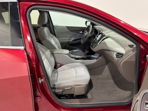 Used 2019 Chevrolet Malibu LT image 24