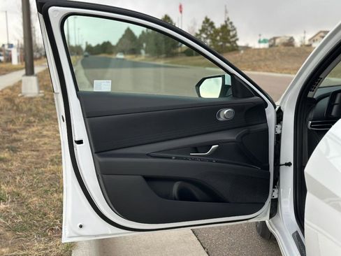 New 2025 Hyundai Elantra Blue image 20