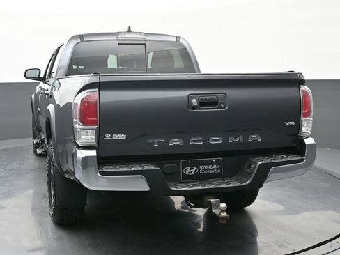 Used 2021 Toyota Tacoma TRD Off-Road image 4