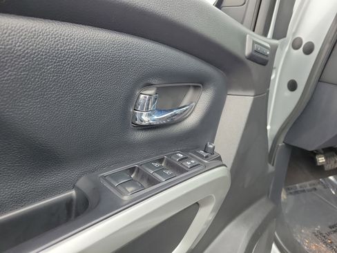 Used 2017 Nissan Titan SL image 18