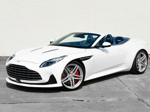 Used 2025 Aston Martin DB12 Convertible RWD image 1