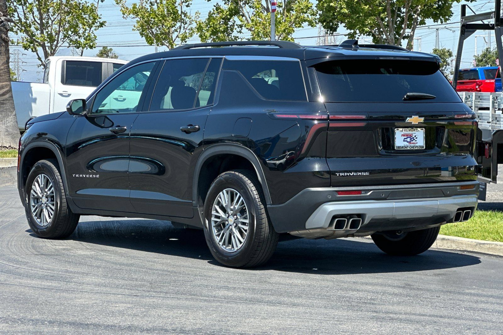 Used 2024 Chevrolet Traverse LT FWD image 6