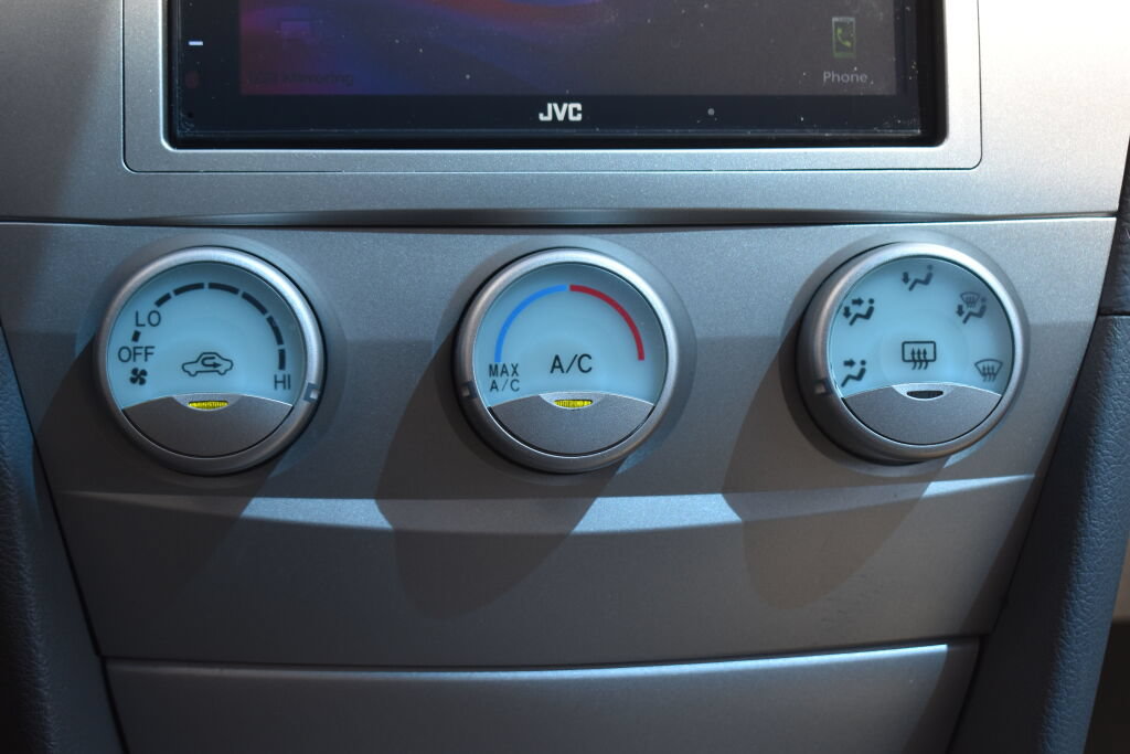 Used 2009 Toyota Camry LE FWD image 11