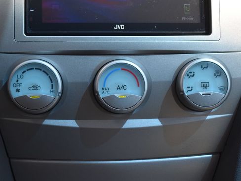 Used 2009 Toyota Camry LE FWD image 11