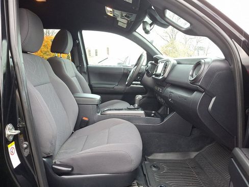 Used 2019 Toyota Tacoma TRD Off-Road image 13