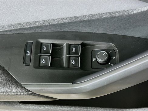 Used 2025 Volkswagen Jetta SE FWD image 15