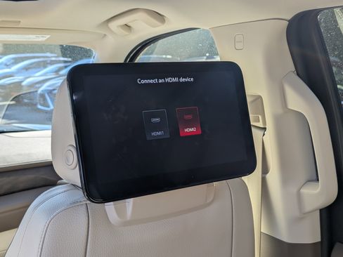 Used 2023 GMC Yukon XL Denali w/ Denali Reserve Package image 19