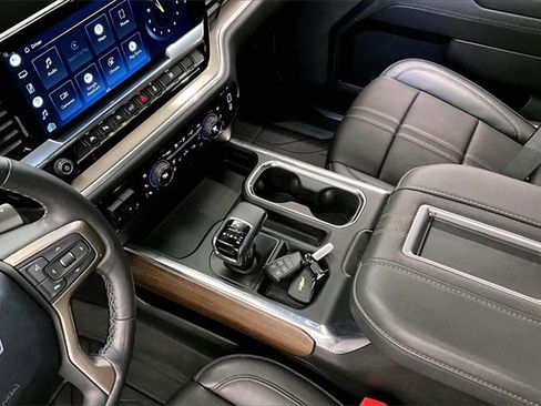 Used 2022 Chevrolet Silverado 1500 High Country w/ High Country Premium Package image 14