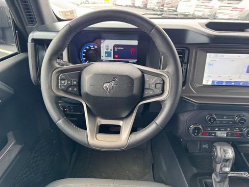 Used 2022 Ford Bronco Outer Banks AWD/4WD image 12