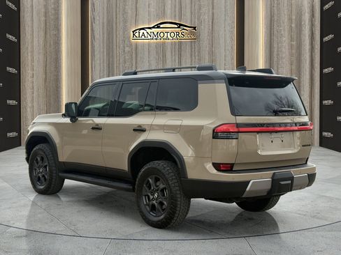 Used 2025 Lexus GX 550 image 5