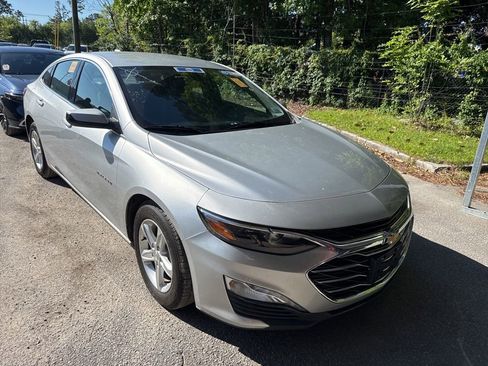 Used 2022 Chevrolet Malibu LT FWD image 1