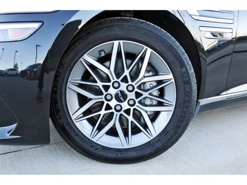 Used 2025 Genesis G80 2.5T image 31