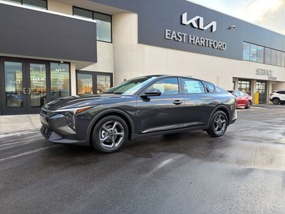 New 2025 Kia K4 LXS