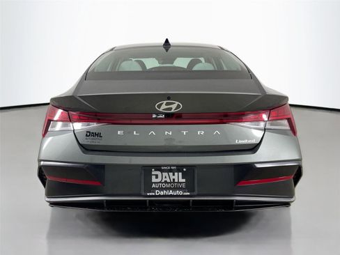 Used 2026 Hyundai Elantra Limited FWD image 12