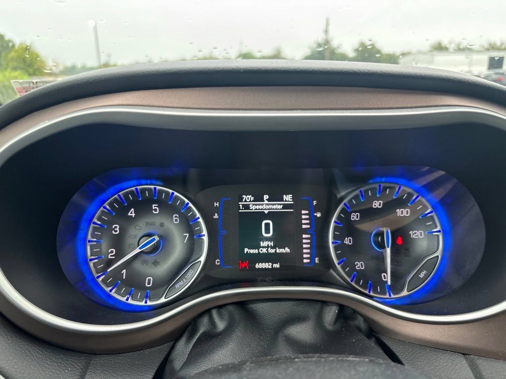 Used 2023 Chrysler Voyager LX FWD image 7