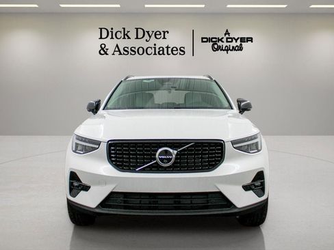 New 2026 Volvo XC40 B4 Plus w/ Protection Package Premier FWD image 7