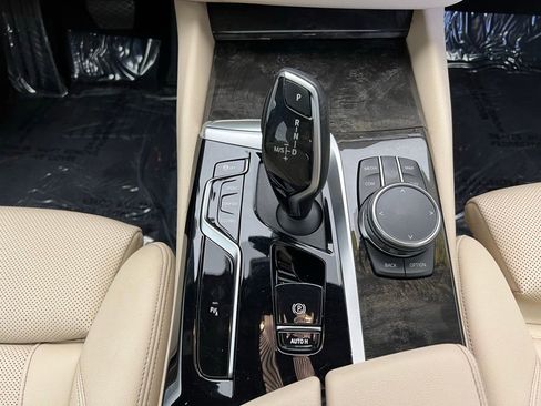 Certified 2023 BMW 530i w/ Premium Package RWD image 11