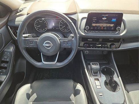 Used 2022 Nissan Rogue SV w/ SV Premium Package image 18