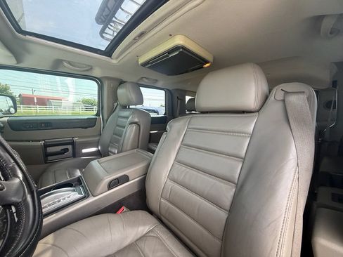 Used 2003 HUMMER H2 w/ Preferred Equipment Group AWD/4WD image 12