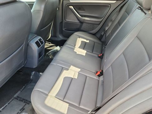 Used 2009 Volkswagen Jetta SE FWD image 10
