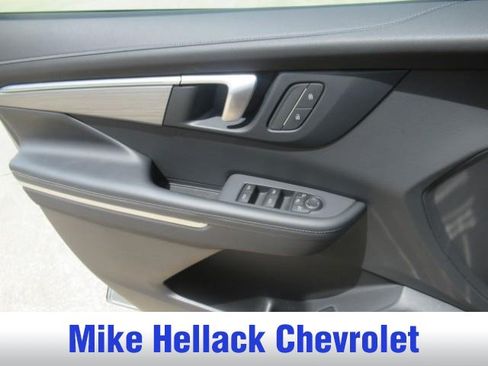 Used 2025 Buick Enclave Preferred FWD image 14