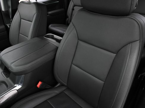 Used 2025 Chevrolet Silverado 1500 LTZ image 13