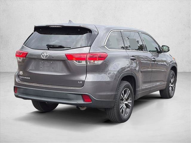 Used 2017 Toyota Highlander Plus w/ Carpet Mat Package FWD image 5
