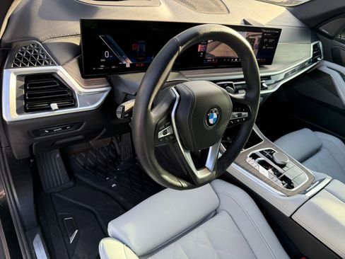 Used 2025 BMW X5 sDrive40i w/ Premium Package image 17