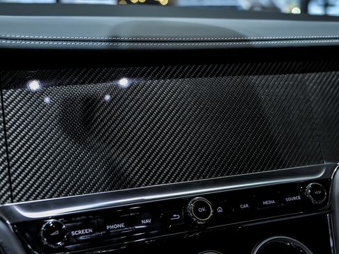 Used 2024 Bentley Continental GT image 42