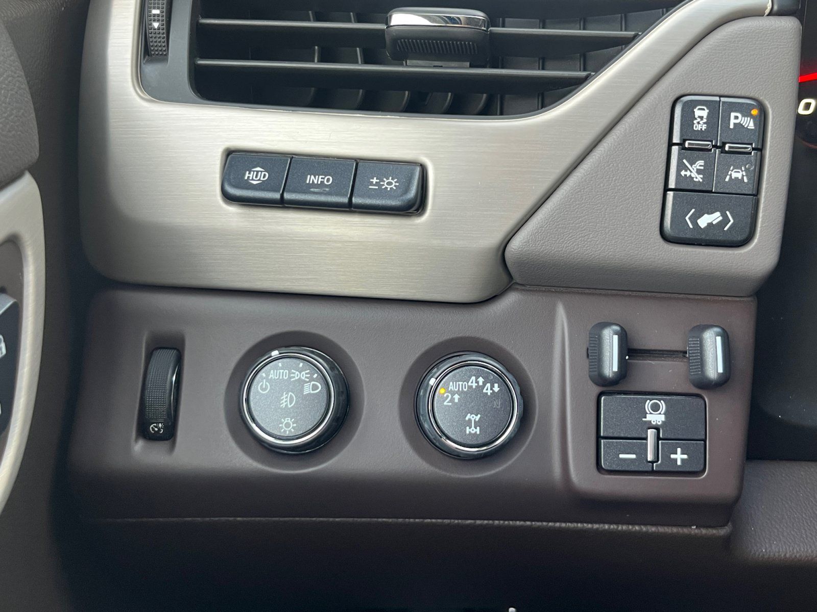 Used 2019 GMC Yukon Denali AWD/4WD image 31