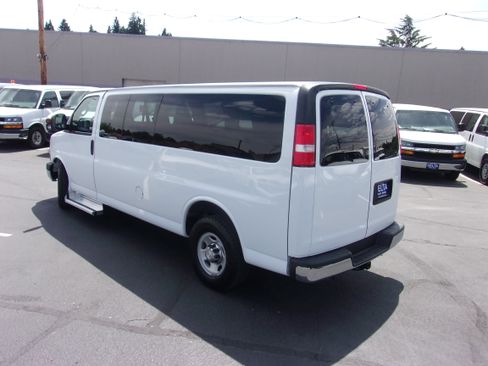 Used 2016 Chevrolet Express 3500 LT w/ LT Preferred Equipment Group image 18