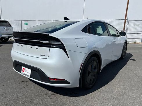 Certified 2026 Toyota Prius Plug-In Hybrid FWD image 4