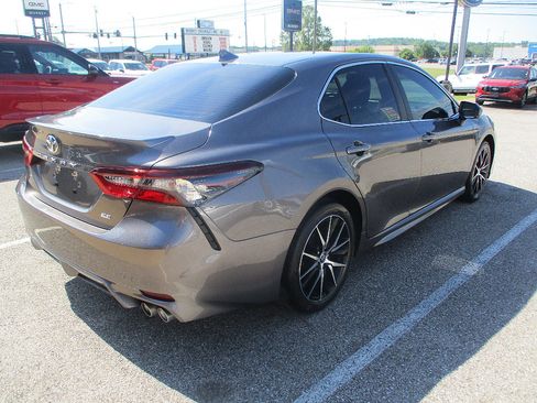 Used 2024 Toyota Camry SE w/ Convenience Package FWD image 18