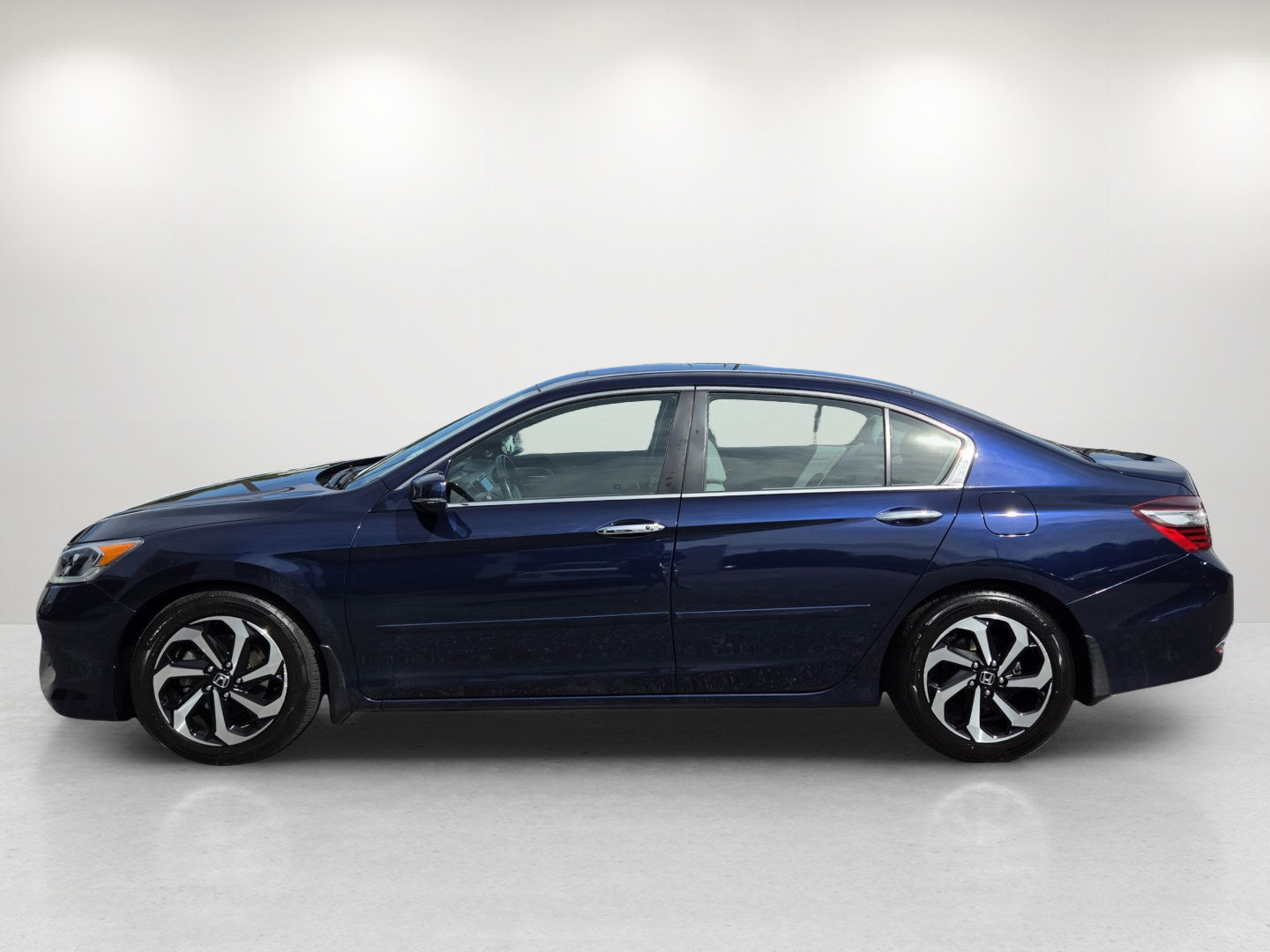 Used 2017 Honda Accord EX-L image 8