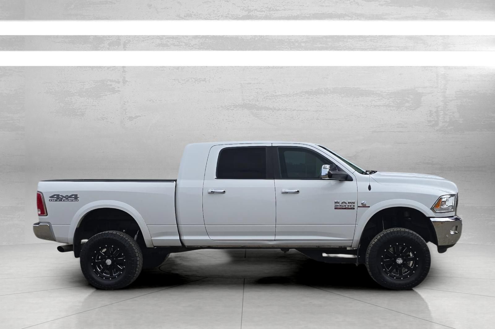 Used 2017 RAM 2500 Laramie AWD/4WD image 3