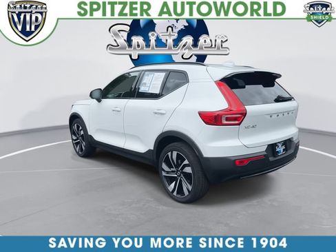 Used 2023 Volvo XC40 B5 Plus w/ Driver Assist Package AWD/4WD image 9