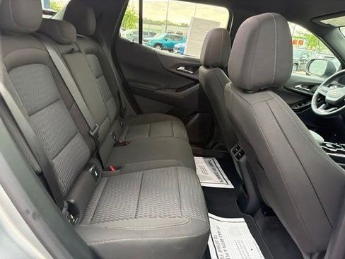 Used 2026 Chevrolet Equinox LT AWD/4WD image 16