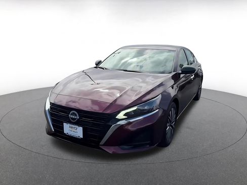 Used 2025 Nissan Altima 2.5 SV FWD image 7