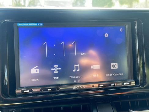 Used 2018 Toyota C-HR XLE FWD image 18