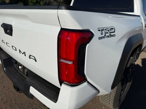 Used 2025 Toyota Tacoma TRD Off-Road AWD/4WD image 14