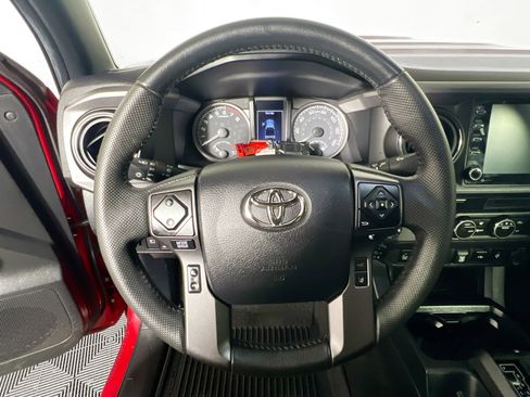 Used 2022 Toyota Tacoma TRD Sport w/ Technology Package RWD image 17