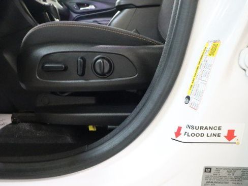 Used 2018 Chevrolet Equinox LT w/ Sun & Infotainment Package FWD image 26